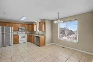 10437 N Tamarack Wy, Cedar Hills, UT 84062 - Photo 9