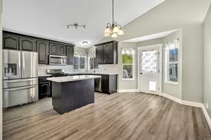 5028 W Grand View Peak Dr S, Riverton, UT 84096 - Photo 7