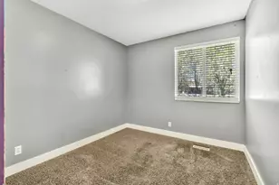 5028 W Grand View Peak Dr S, Riverton, UT 84096 - Photo 15