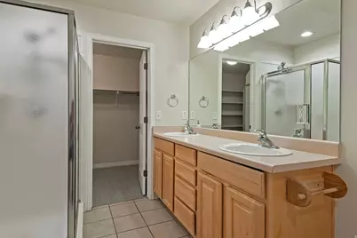 1364 E Old Maple Ct S, Salt Lake City, UT 84117 - Photo 11