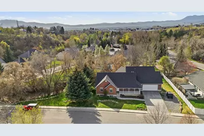 353 E Robin St, Smithfield, UT 84335 - Photo 1