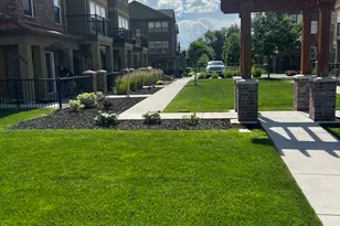 699 E Hillock Ct S, Draper, UT 84020 - Photo 3