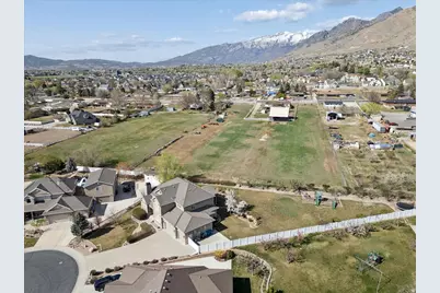 2416 N Timothy Cir E, Pleasant Grove, UT 84062 - Photo 43