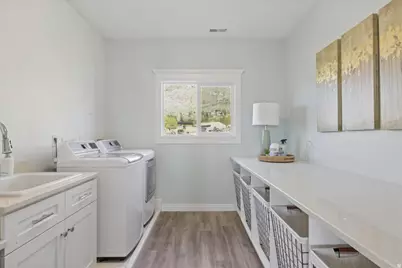 2416 N Timothy Cir E, Pleasant Grove, UT 84062 - Photo 27