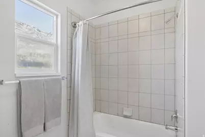 2416 N Timothy Cir E, Pleasant Grove, UT 84062 - Photo 25