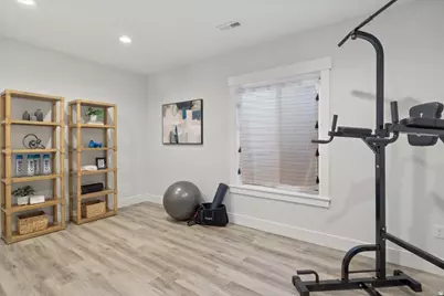 2416 N Timothy Cir E, Pleasant Grove, UT 84062 - Photo 31