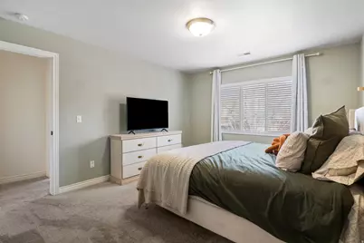 668 E Clearwater Dr, Layton, UT 84041 - Photo 19