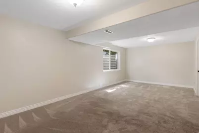 668 E Clearwater Dr, Layton, UT 84041 - Photo 31