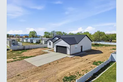 161 N 200 W, Levan, UT 84639 - Photo 3