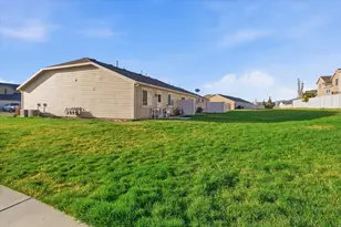 419 S 1250 E, Hyrum, UT 84319 - Photo 19