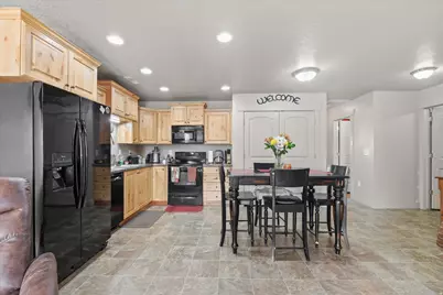 419 S 1250 E, Hyrum, UT 84319 - Photo 3