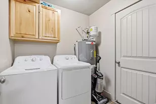 419 S 1250 E, Hyrum, UT 84319 - Photo 15