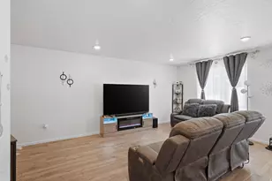 3801 S Bald Knoll Dr, Magna, UT 84044 - Photo 7