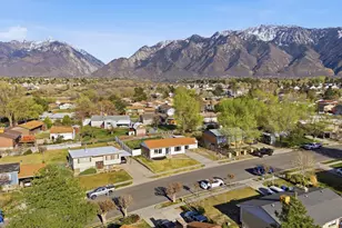 10517 S Larkspur Dr, Sandy, UT 84094 - Photo 37