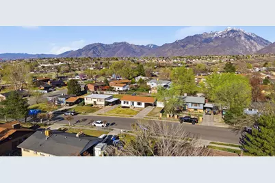 10517 S Larkspur Dr, Sandy, UT 84094 - Photo 45