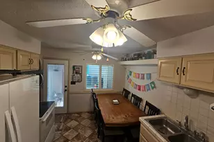 781 N Valley View Dr, Saint George, UT 84770 - Photo 7