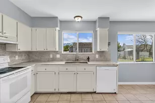 12669 S Old Fort Dr, Riverton, UT 84065 - Photo 7