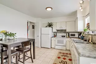 12669 S Old Fort Dr, Riverton, UT 84065 - Photo 9