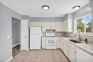 12669 S Old Fort Dr, Riverton, UT 84065 - Photo 9