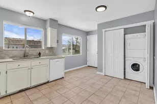 12669 S Old Fort Dr, Riverton, UT 84065 - Photo 7