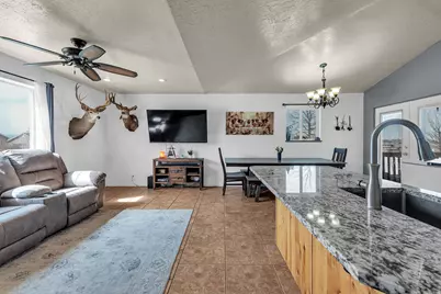 1901 Saddleback Dr, Enoch, UT 84721 - Photo 9