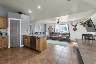 1901 Saddleback Dr, Enoch, UT 84721 - Photo 7