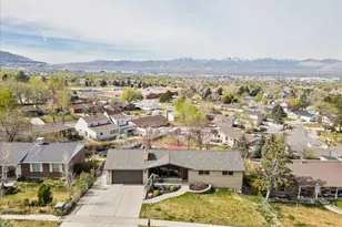 11940 S Pineridge Rd, Sandy, UT 84094 - Photo 3