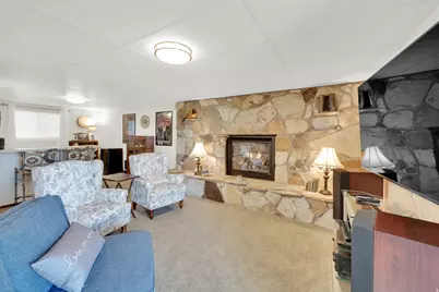 698 E 200 S, Bountiful, UT 84010 - Photo 17