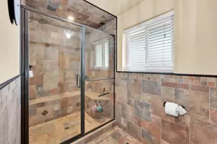 698 E 200 S, Bountiful, UT 84010 - Photo 13