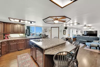 698 E 200 S, Bountiful, UT 84010 - Photo 9