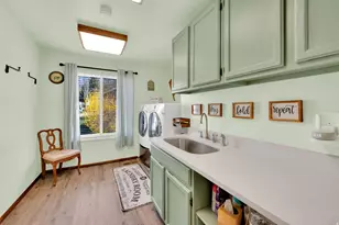 698 E 200 S, Bountiful, UT 84010 - Photo 21