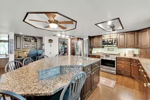 698 E 200 S, Bountiful, UT 84010 - Photo 9