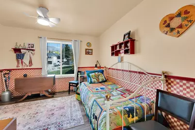 698 E 200 S, Bountiful, UT 84010 - Photo 23