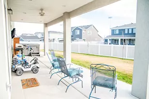 2353 W Thomas Ct, Syracuse, UT 84075 - Photo 37