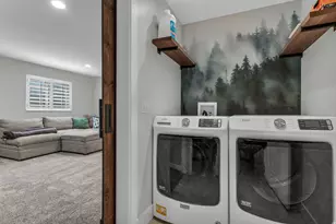 8292 S 560 E, Sandy, UT 84070 - Photo 23