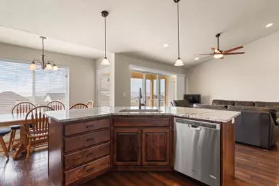 753 W 4050 N, Lehi, UT 84048 - Photo 9