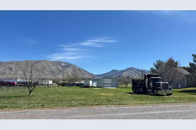 230 N 100 E, Hyrum, UT 84319 - Photo 3