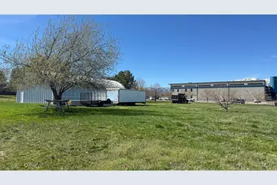 230 N 100 E, Hyrum, UT 84319 - Photo 7