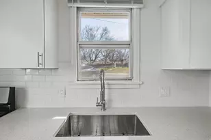3813 S Grandview Dr E, Ogden, UT 84403 - Photo 7