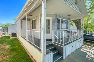 1150 W Red Hills Pkwy, Washington, UT 84780 - Photo 11