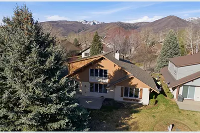 1152 N Village Cir, Midway, UT 84049 - Photo 3