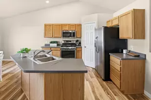 2512 N Jonathan Pl, Saratoga Springs, UT 84045 - Photo 19