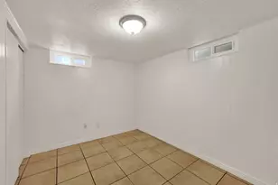 848 N Poinsettia Dr W, Salt Lake City, UT 84116 - Photo 19