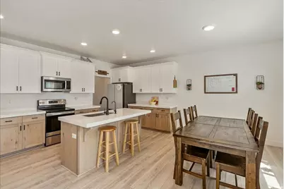 1824 E Meadowlark Dr, Eagle Mountain, UT 84005 - Photo 11