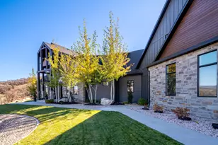 6861 E Summit Peak Cir, Huntsville, UT 84317 - Photo 3