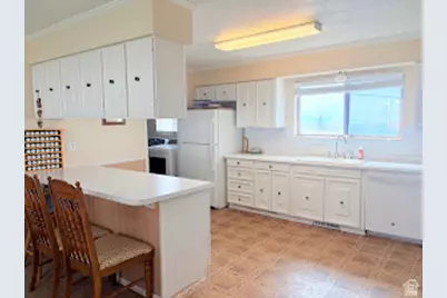 2136 S 900 E, Bountiful, UT 84010 - Photo 5