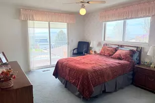 2136 S 900 E, Bountiful, UT 84010 - Photo 9