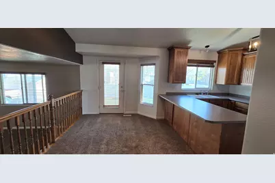 1186 N 2425 W, Layton, UT 84041 - Photo 7