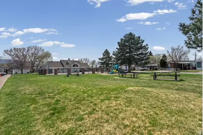 935 E 3000 N, Layton, UT 84040 - Photo 23