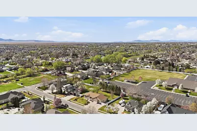 1468 N Flint Meadow Dr W, Kaysville, UT 84037 - Photo 65